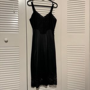 Black Lacey dress in xs